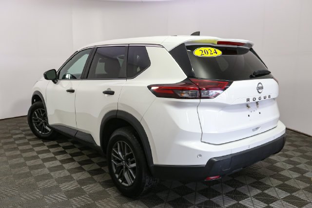 Used 2024 White Nissan S image 7