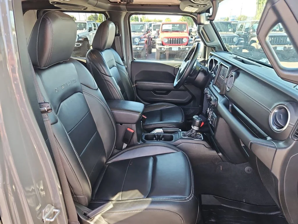 Used 2021 Sting-Gray Clearcoat Jeep Overland image 28