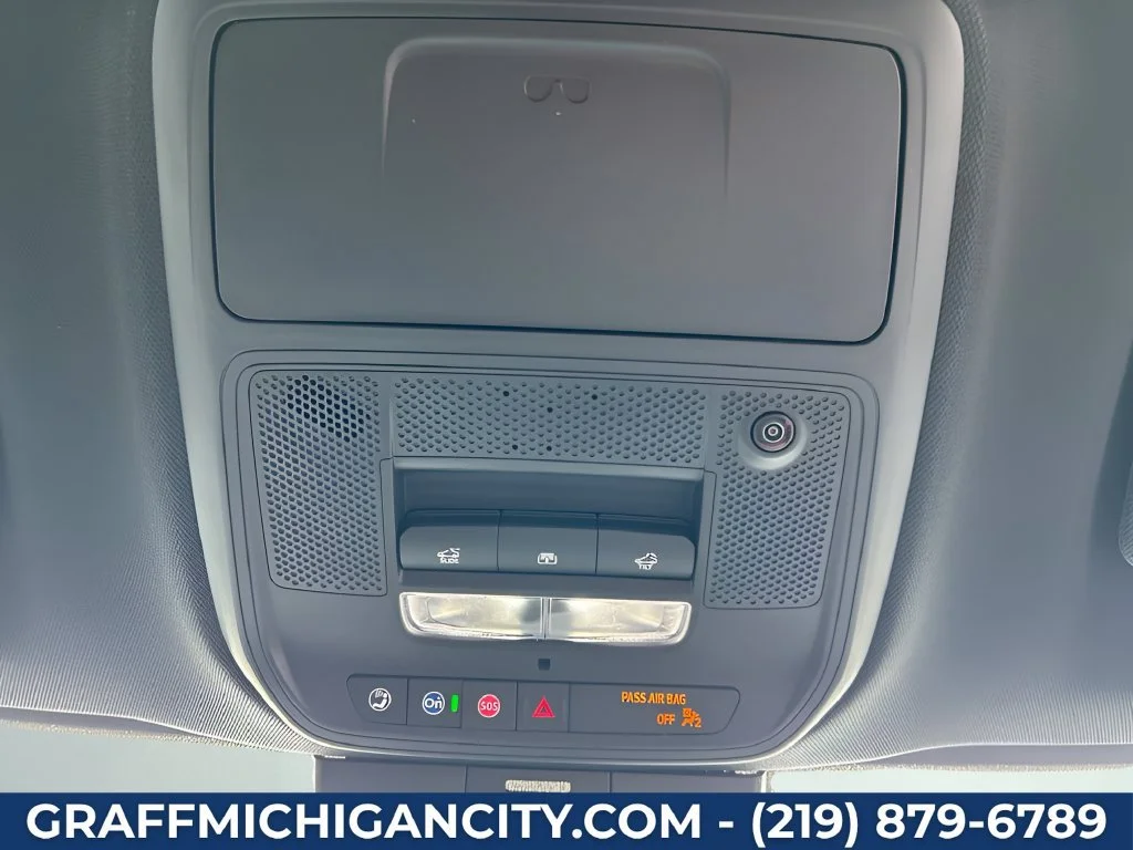 New 2027 Summit White Chevrolet LT image 22