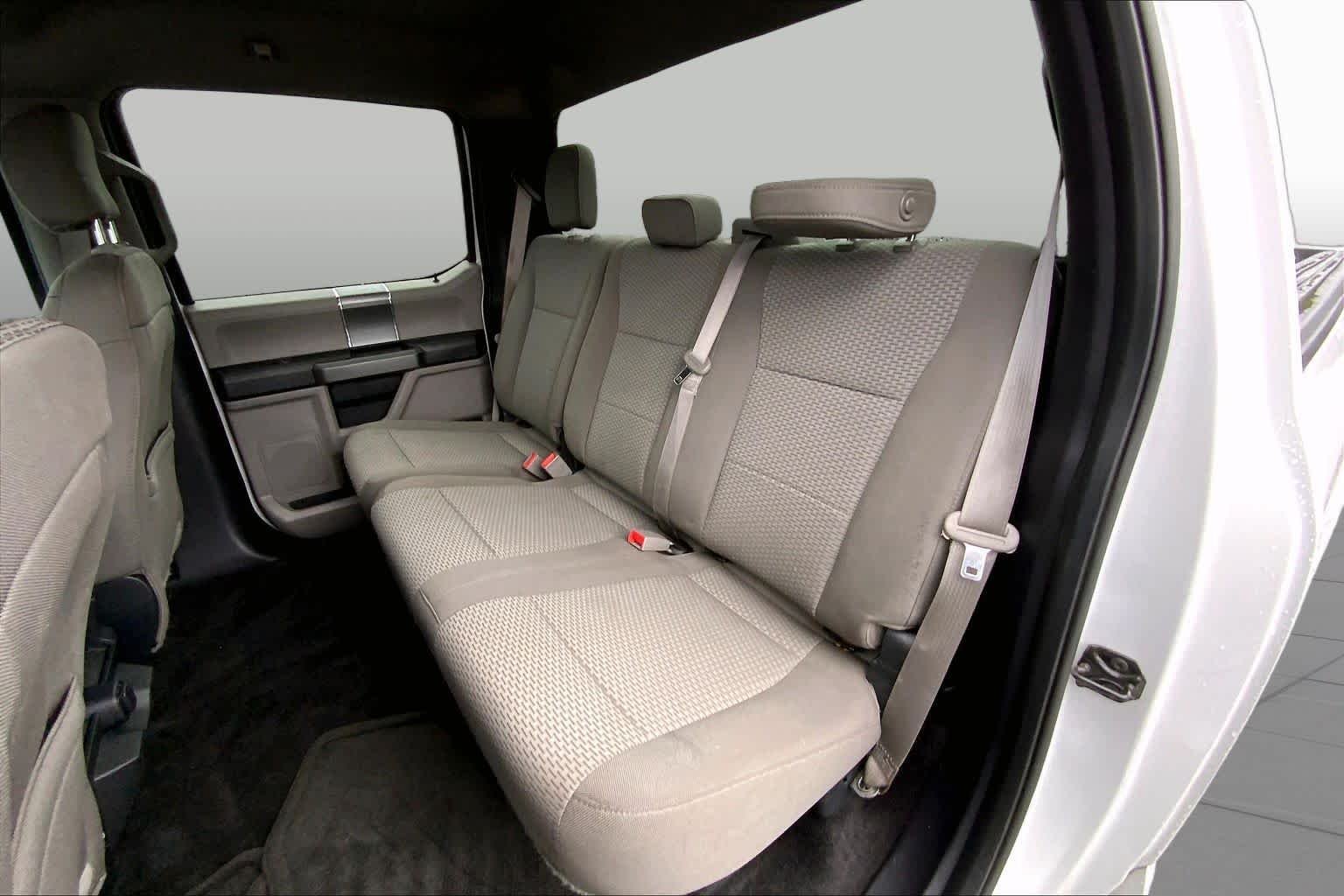 Used 2018 Oxford White Ford XLT image 18