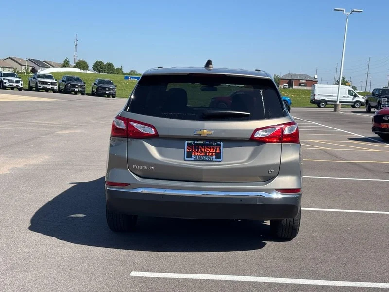 Used 2018 Pepperdust Metallic Chevrolet LT image 4