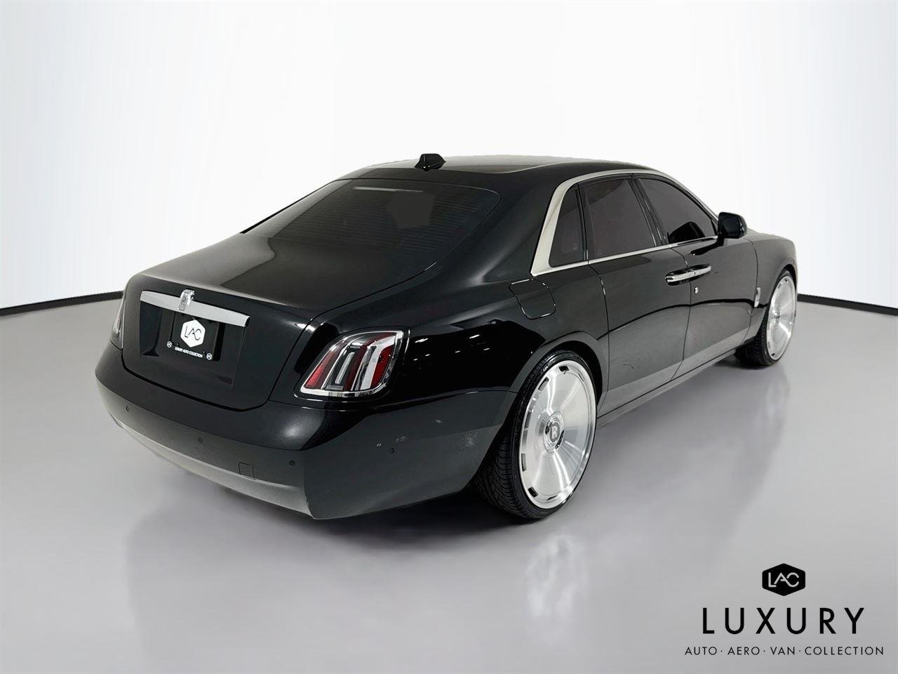 Used 2025 Black Diamond Rolls-Royce Starlight Headliner | 1 Owner & 3k miles! | 24