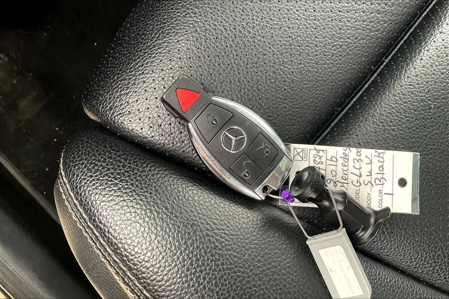 Used 2016  Mercedes-Benz GLC 300 image 12
