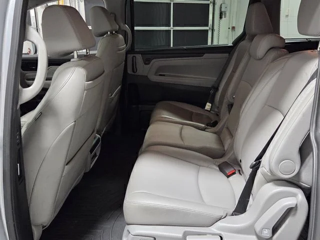 Used 2023  Honda Touring image 6