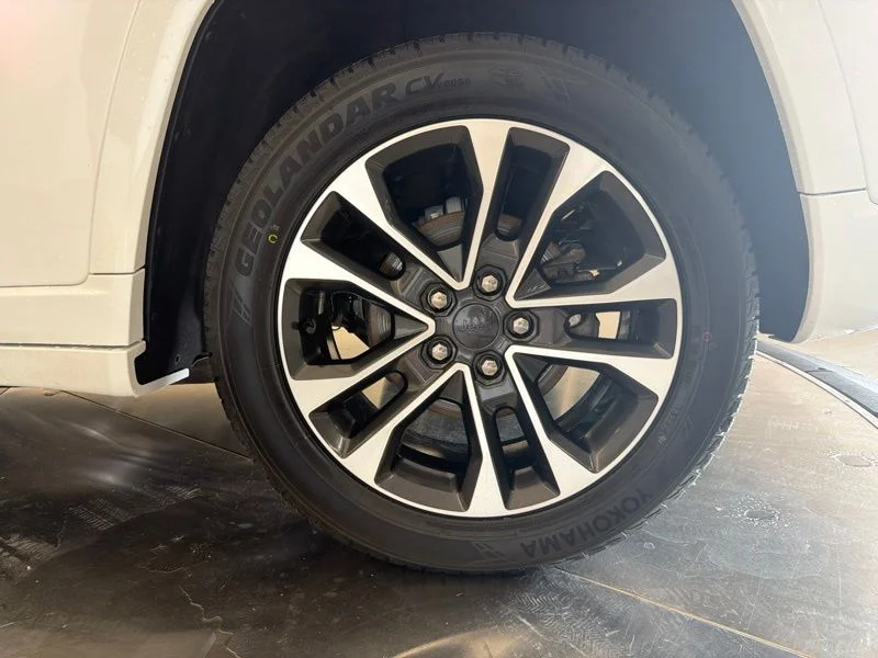 Used 2023 White Jeep Overland image 42