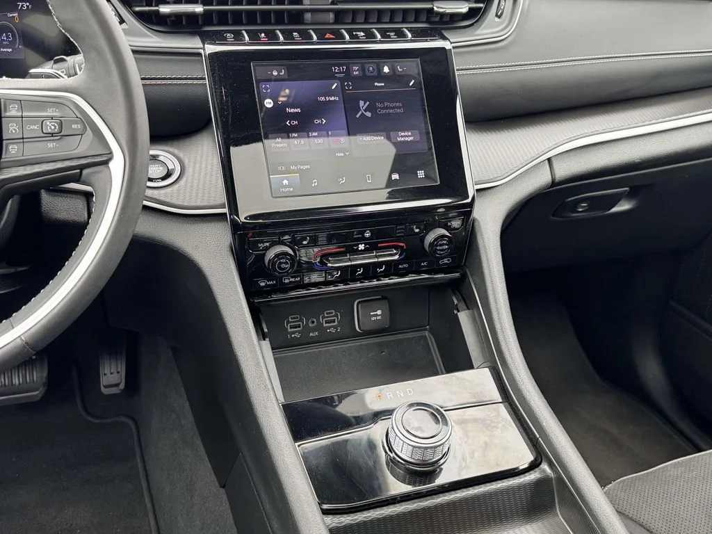 Used 2024 White Jeep Altitude X image 3