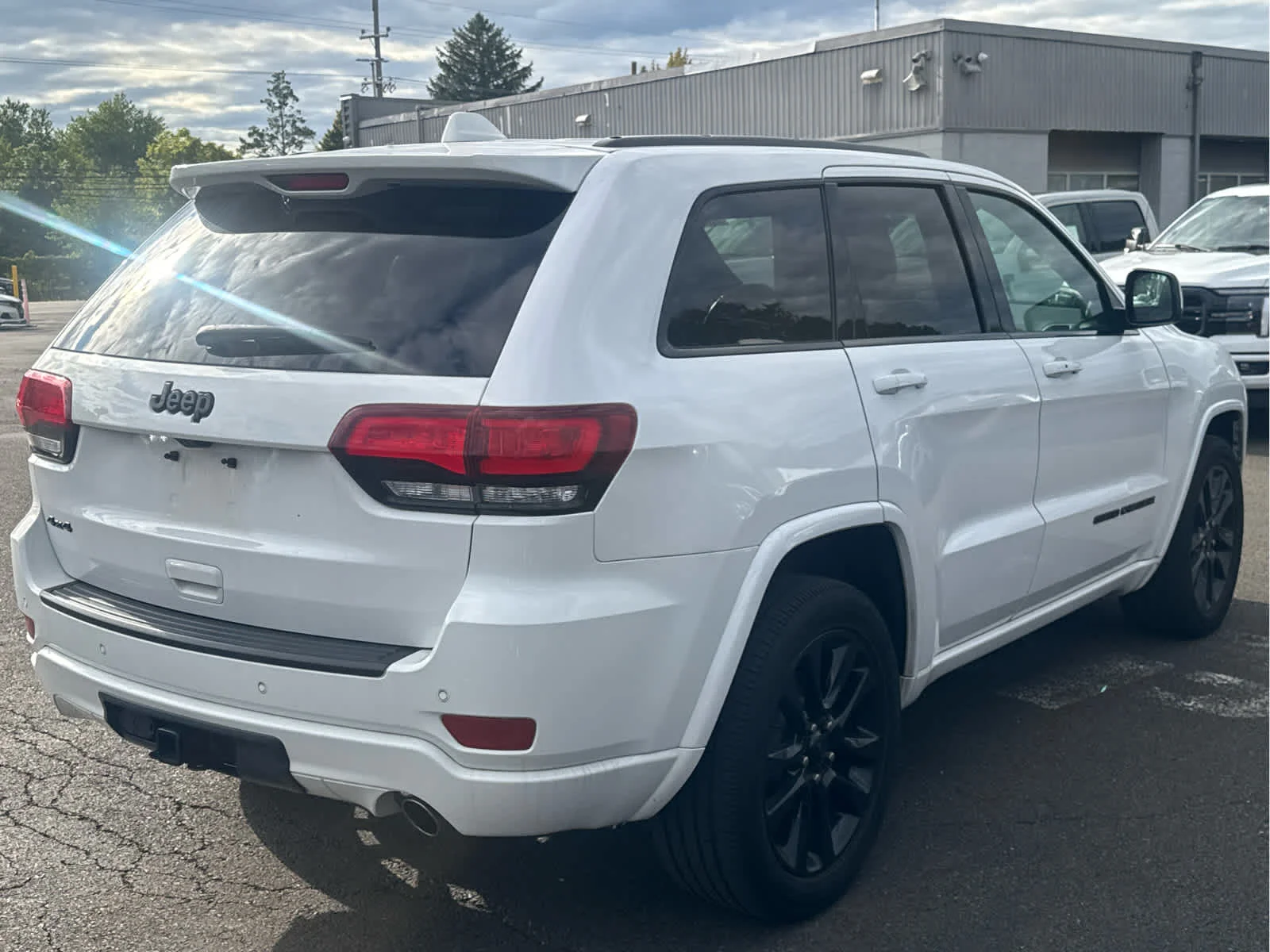 Used 2019 Bright White Clearcoat Jeep Altitude image 5