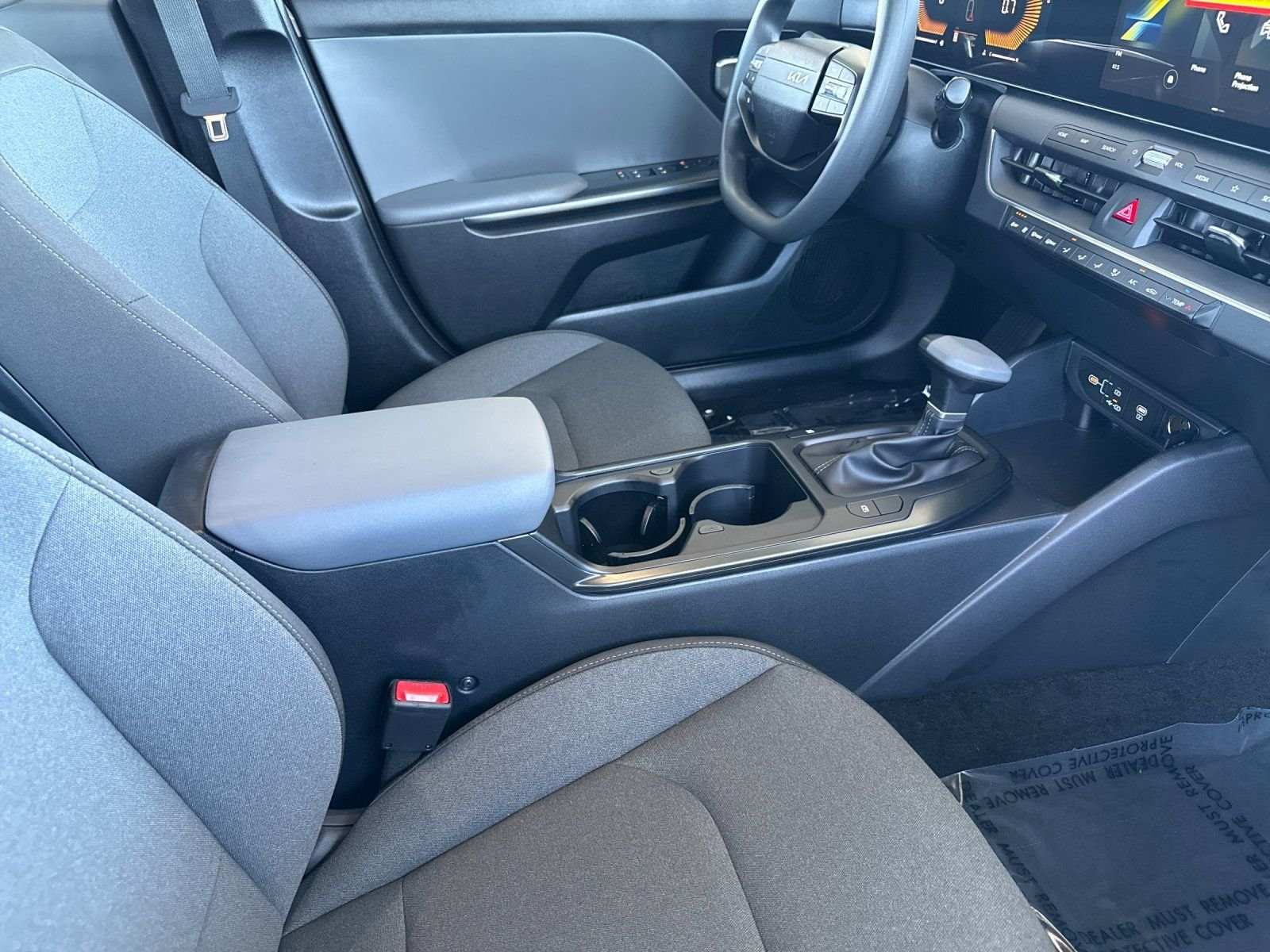 New 2026 Snow White Pearl Kia LXS image 15
