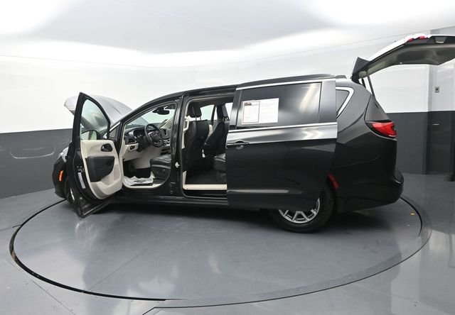 Used 2023 Black Chrysler Touring L image 32