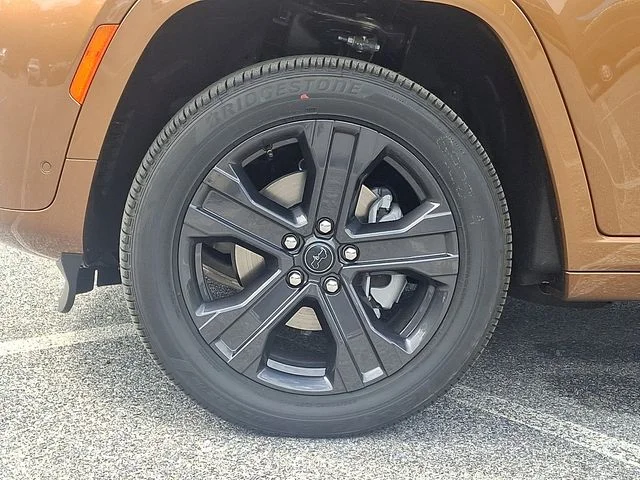 New 2027 Brown Jeep Limited Reserve image 8