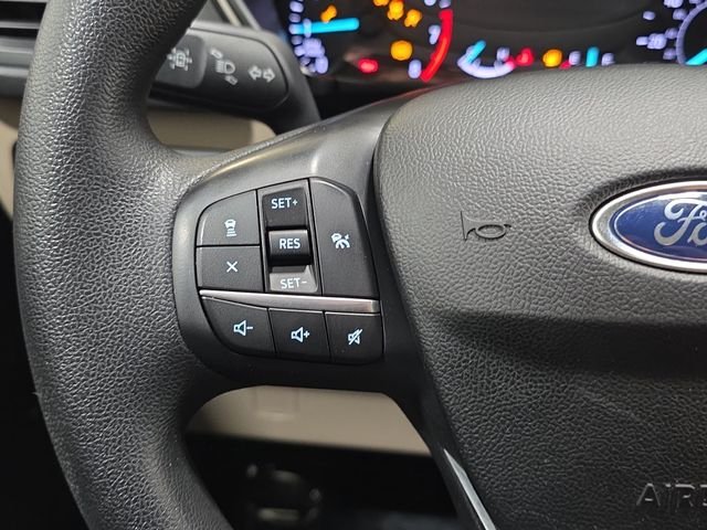 Used 2020 Gold Ford SE image 16