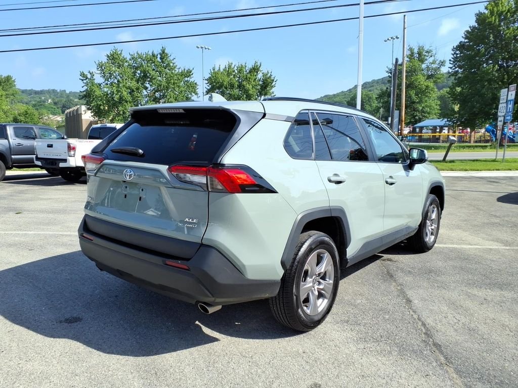 2023 Toyota RAV4 XLE - Photo 5