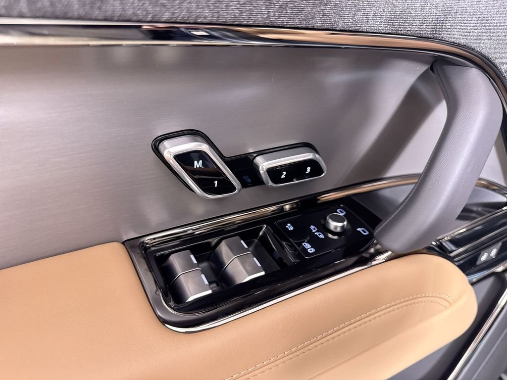 New 2026 Varesine Blue Land Rover SE image 12
