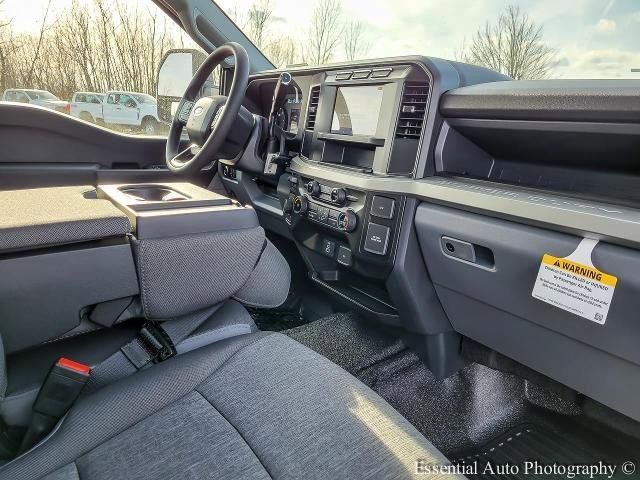 2024 Ford F-550 Super Duty Chassis Cab XL - Photo 49
