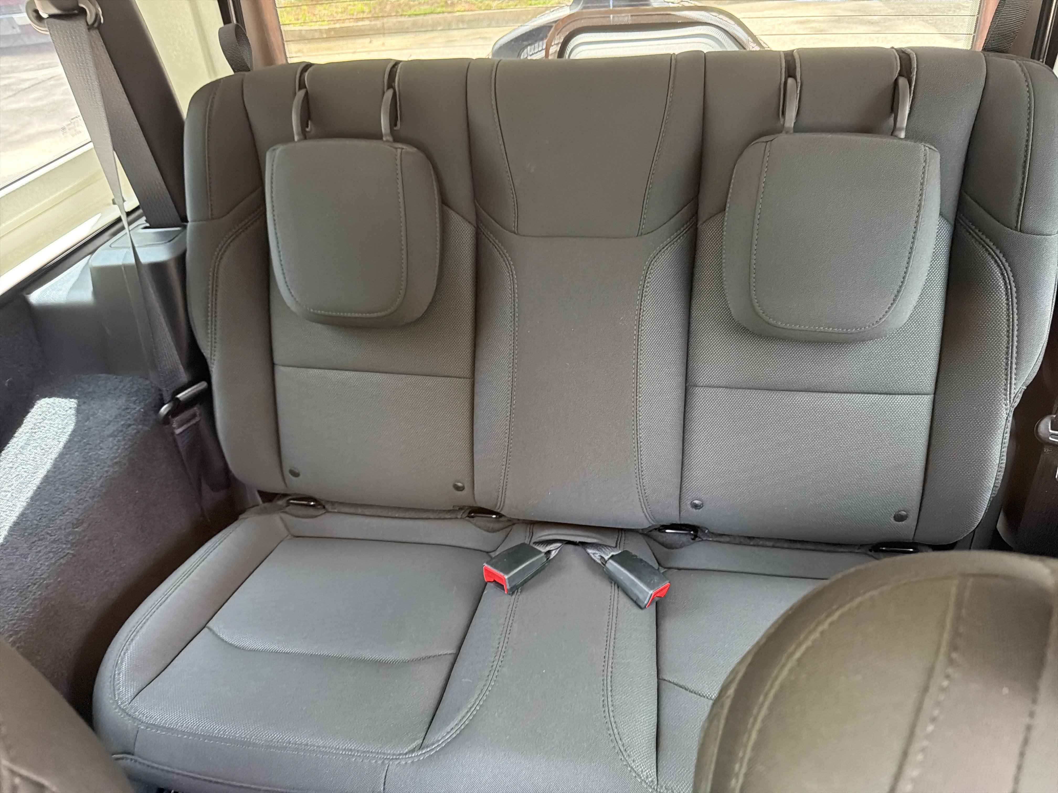 Used 2019 Black Clearcoat Jeep Sport S image 17