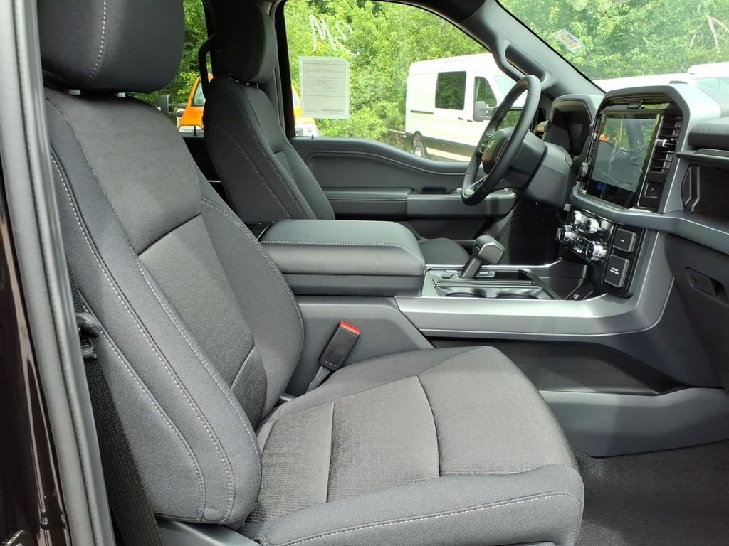 New 2026 Agate Black Metallic Ford XLT image 12