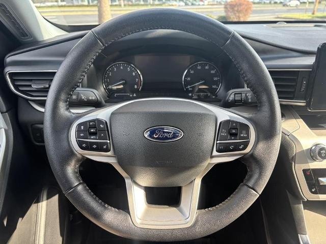 Certified Used 2022 White Metallic Ford XLT image 87