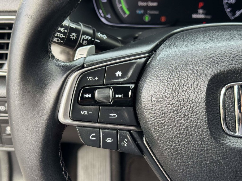 Used 2018 Black Honda Touring image 12