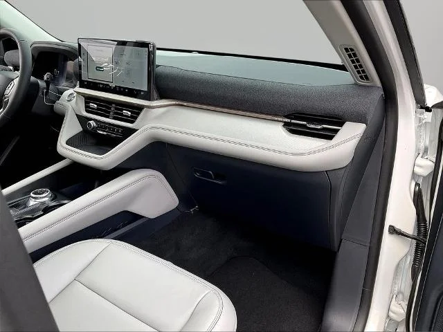New 2026 Star White Metallic Tri-Coat Ford Active image 76