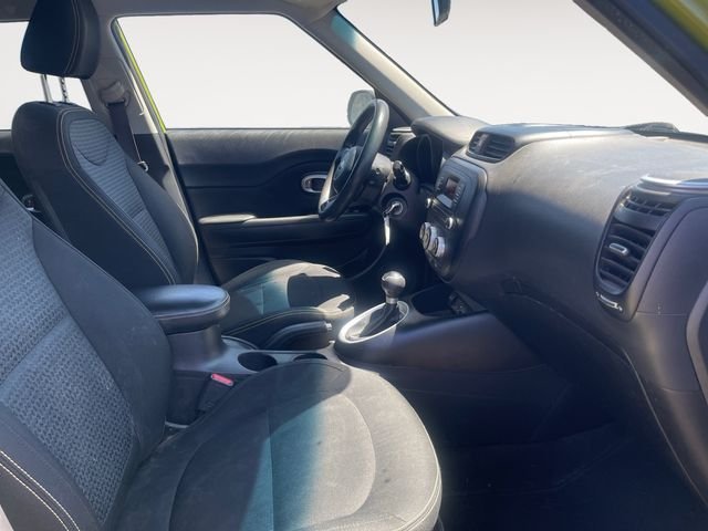 Used 2015 Green Kia Plus image 11
