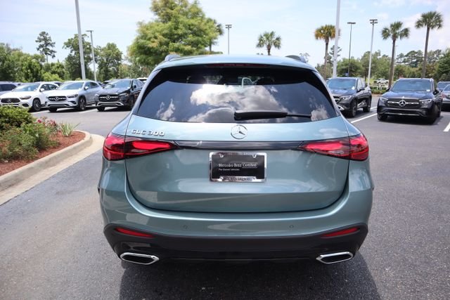 Certified Used 2026 Verde Silver Metallic Mercedes-Benz GLC 300 image 4