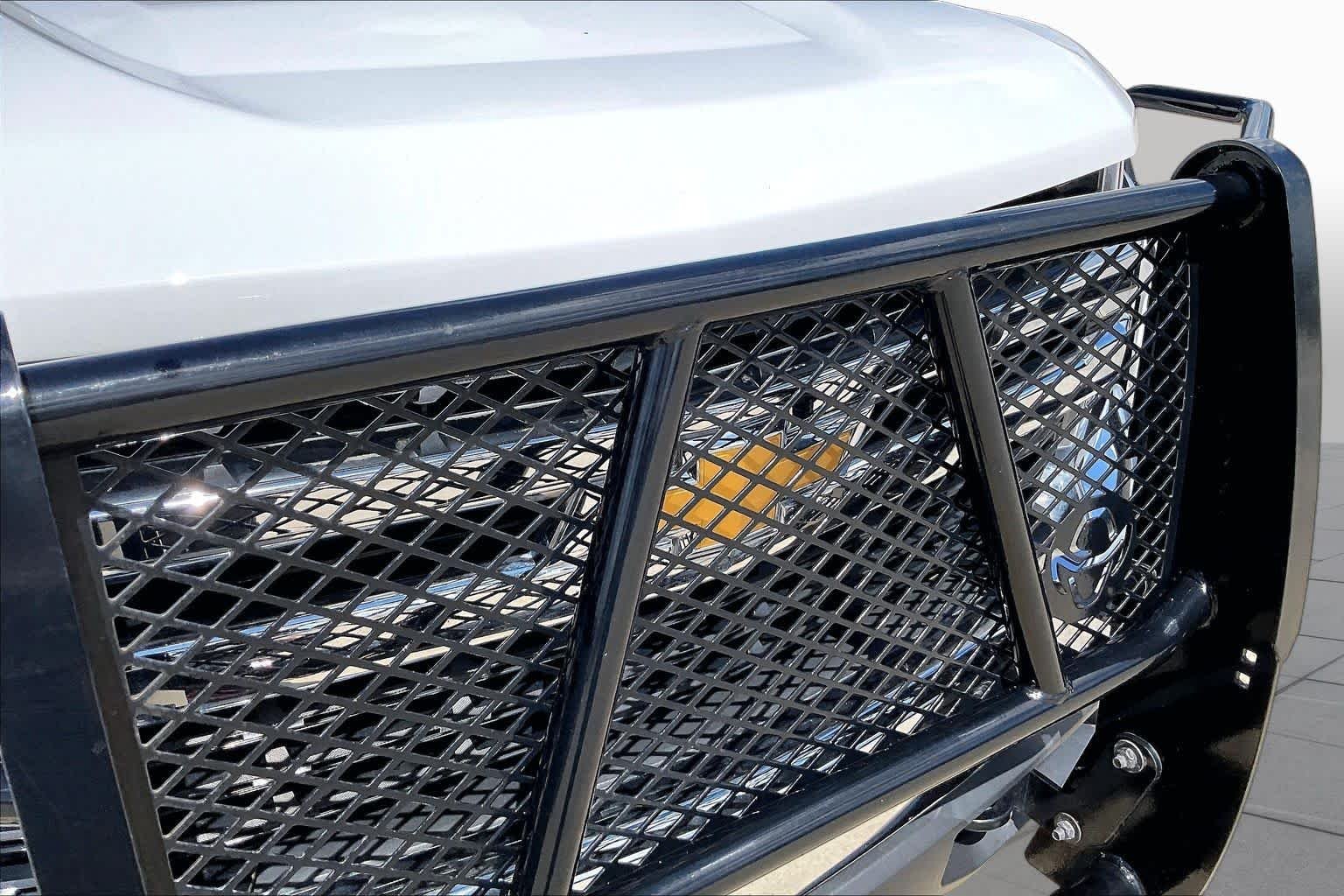 Used 2019 Summit White Chevrolet LT image 29