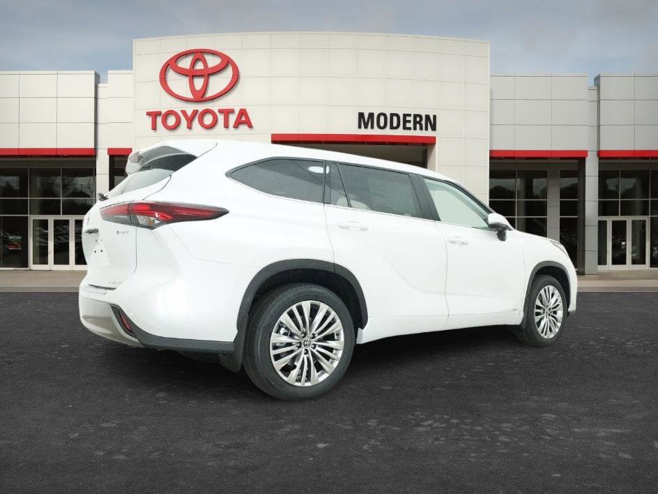 New 2026 Wind Chill Pearl Toyota Hybrid Platinum image 15