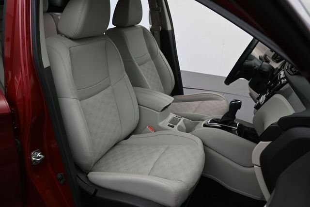 Used 2020 Scarlet Nissan SV image 28
