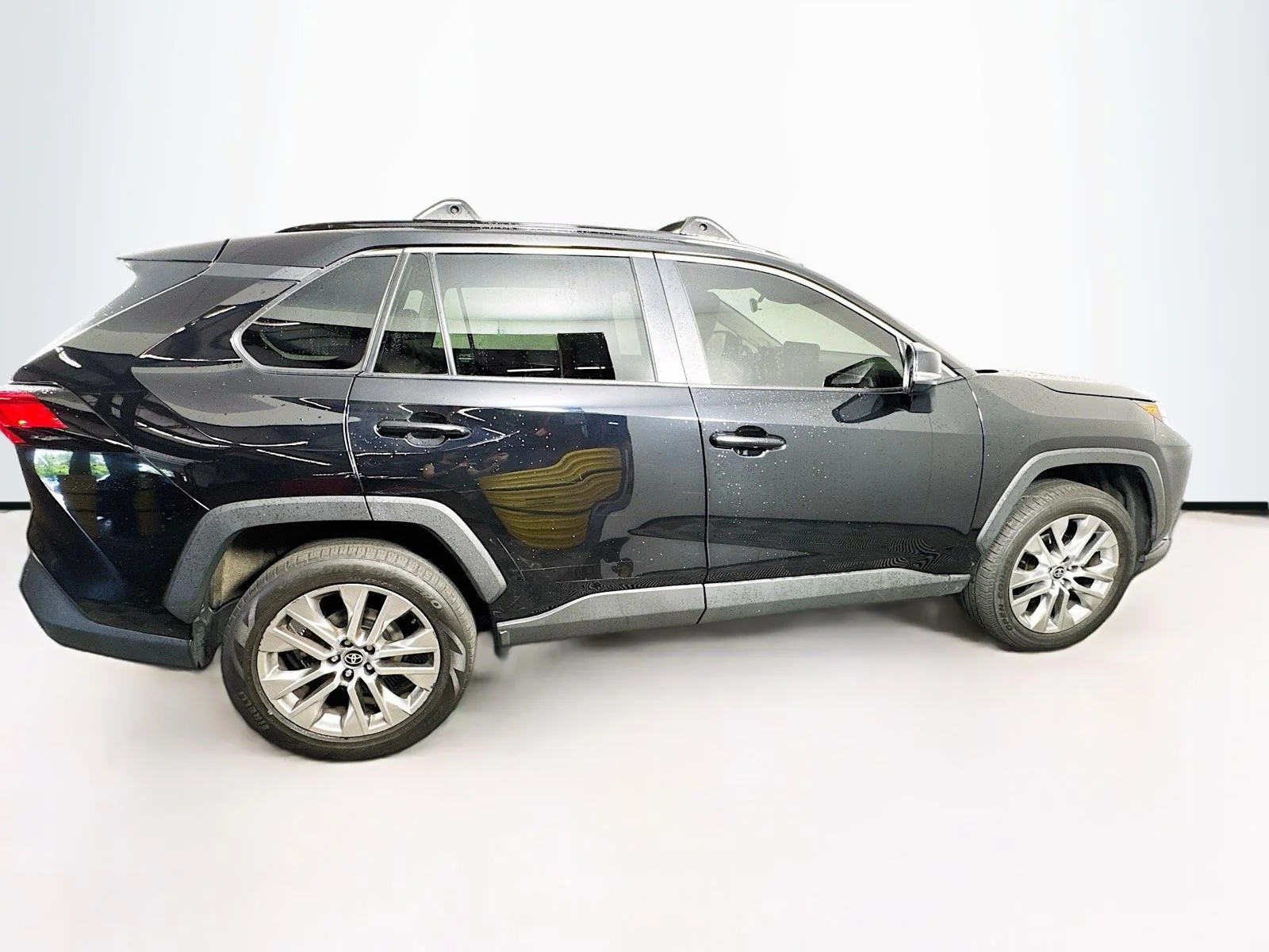 Used 2024 Black Toyota XLE Premium image 9