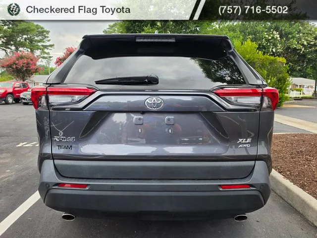 Used 2024 Magnetic Gray Metallic Toyota XLE Premium image 5
