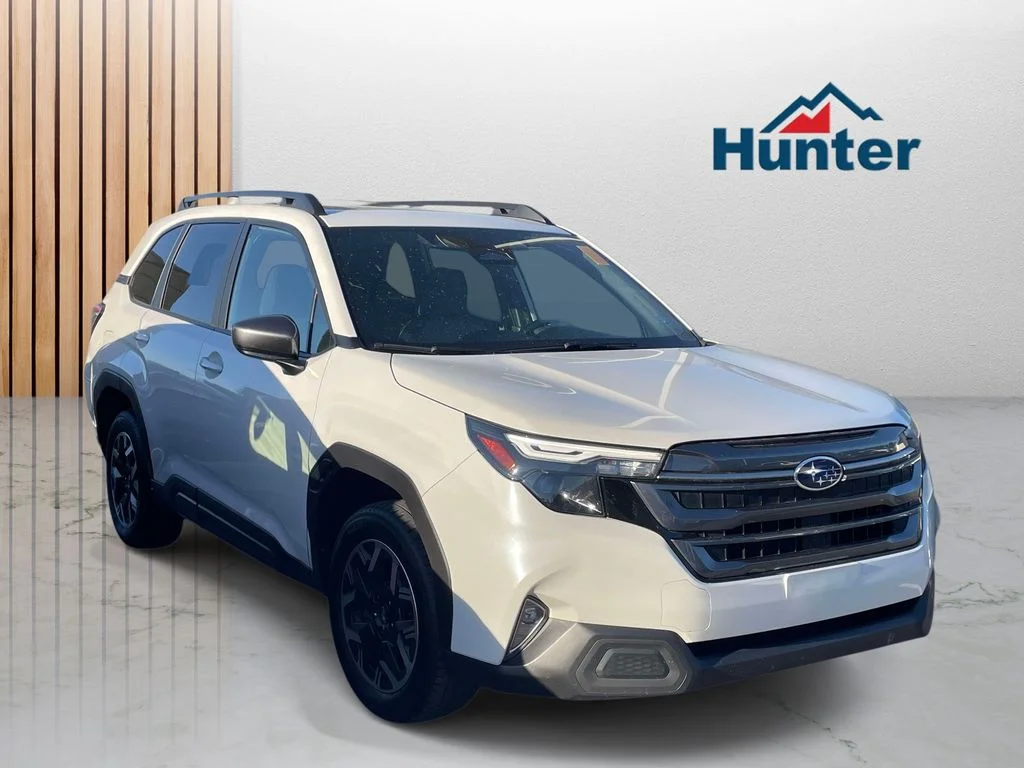 2025 Subaru Forester Premium's photo