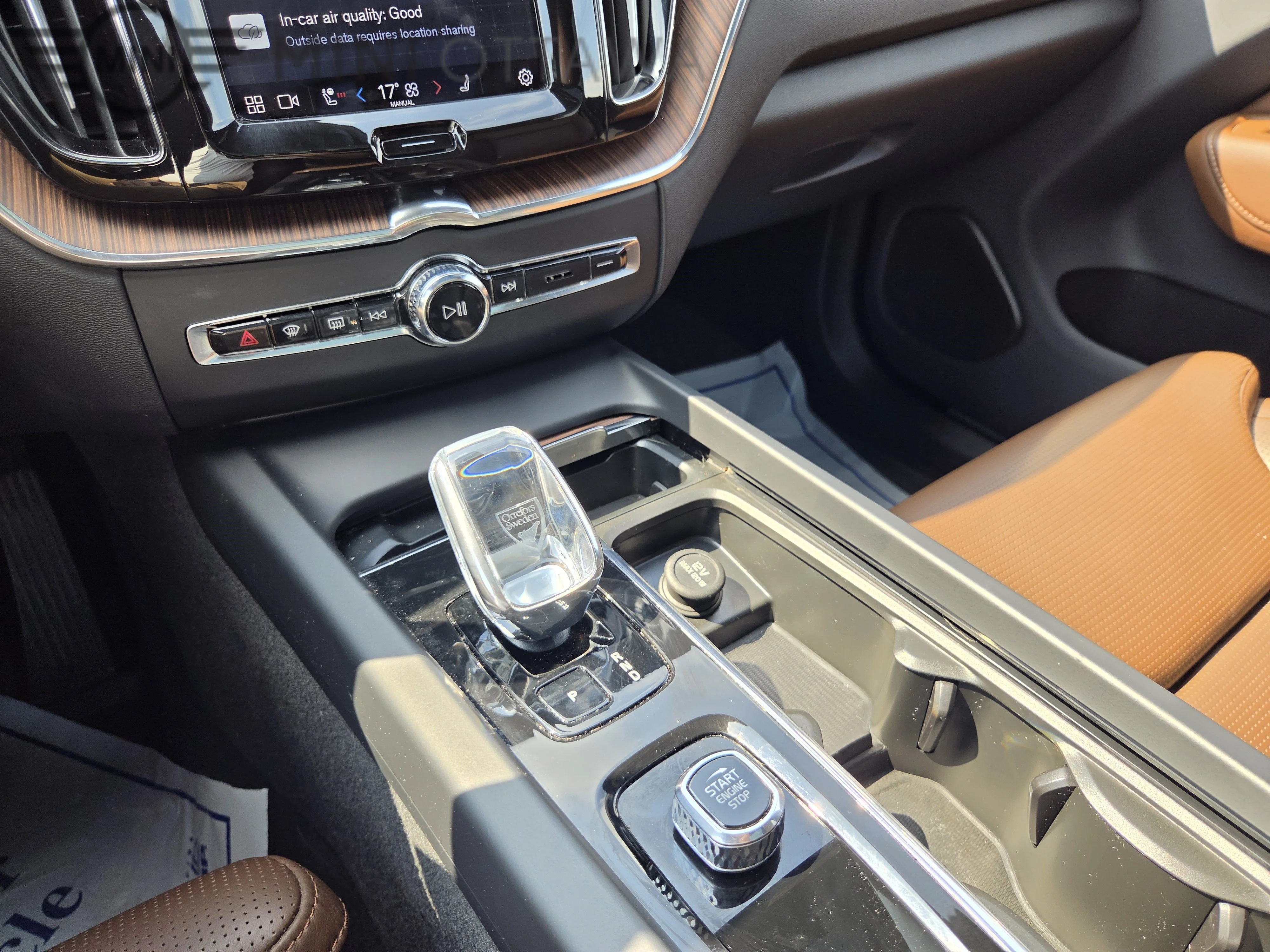 Used 2023 Black Solid Stone Volvo Ultimate Bright Theme image 10