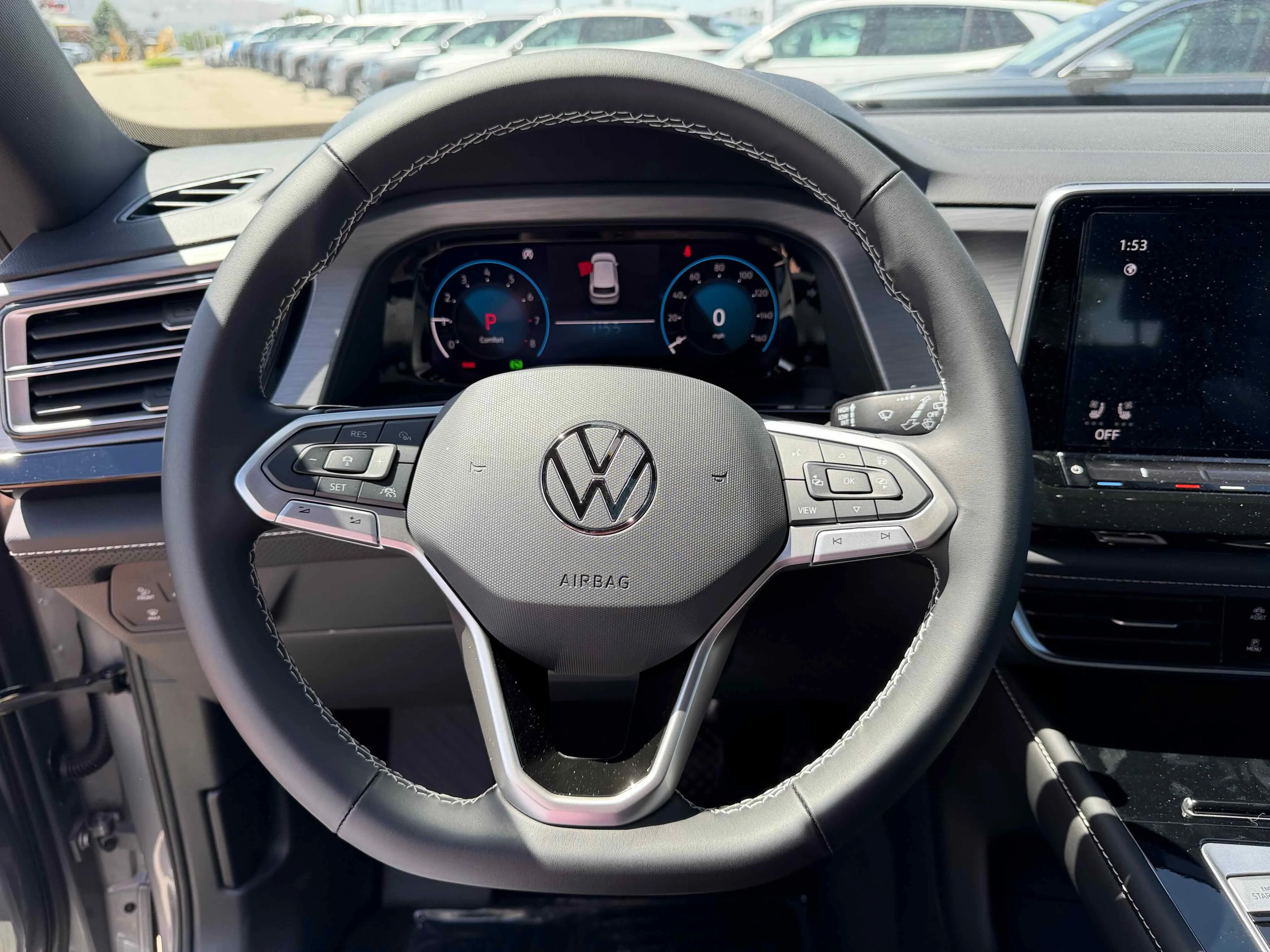 New 2026 Silver Mist Volkswagen 2.0T SE w/Technology image 17