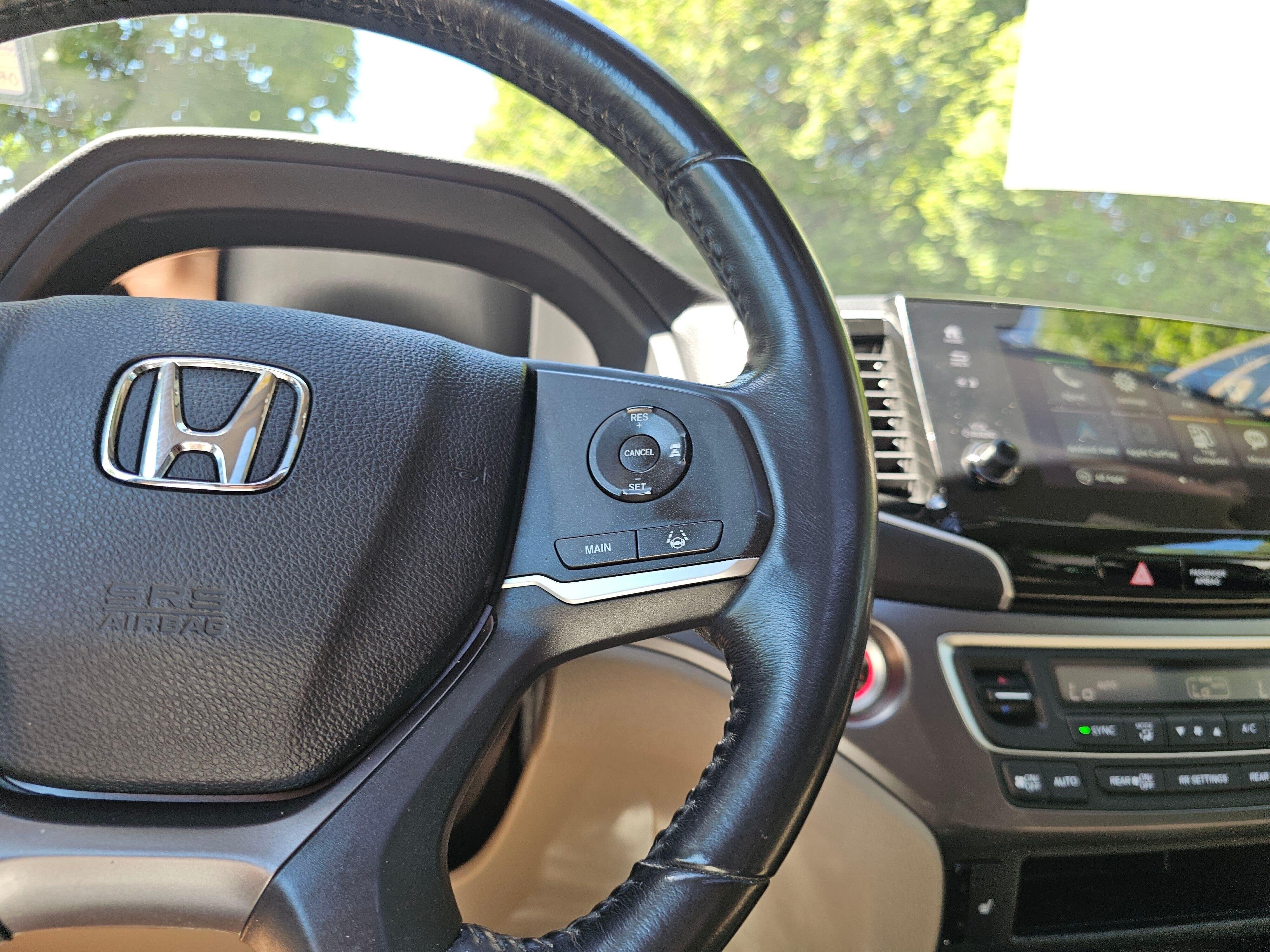 Used 2019 White Diamond Pearl Honda EX-L image 35