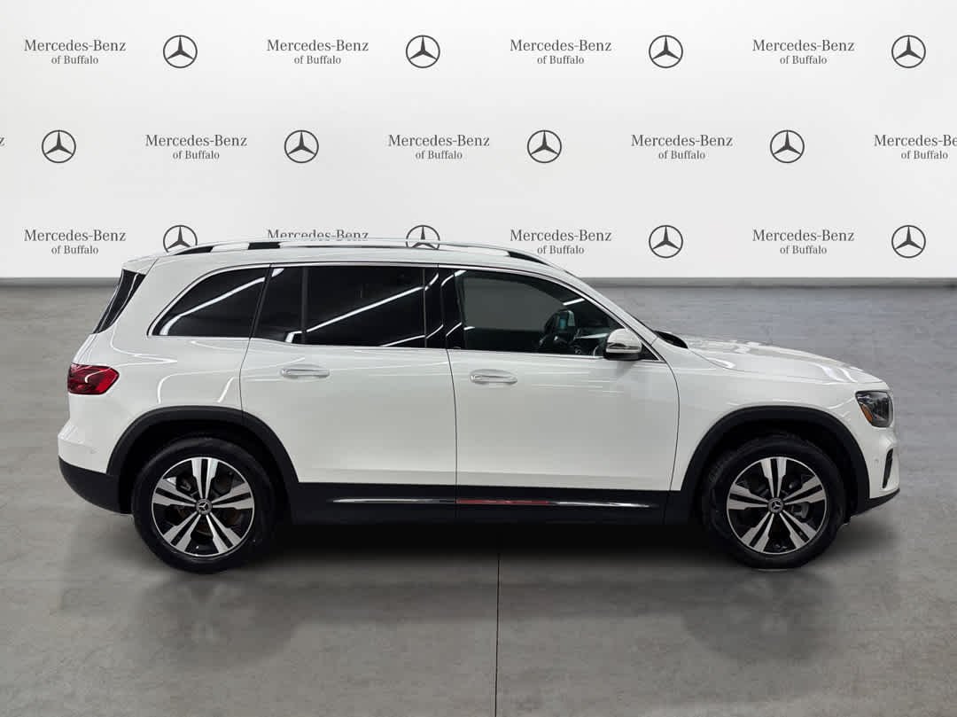 Certified Used 2025 Polar White Mercedes-Benz GLB 250 image 4
