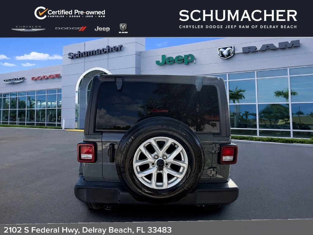 Used 2023 Gray Jeep Sport S image 6