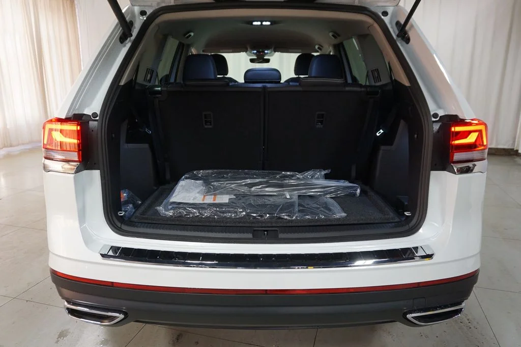 New 2026 Opal White Volkswagen SE image 29