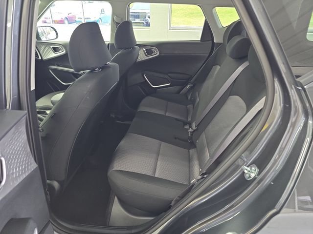 Used 2025  Kia LX image 10