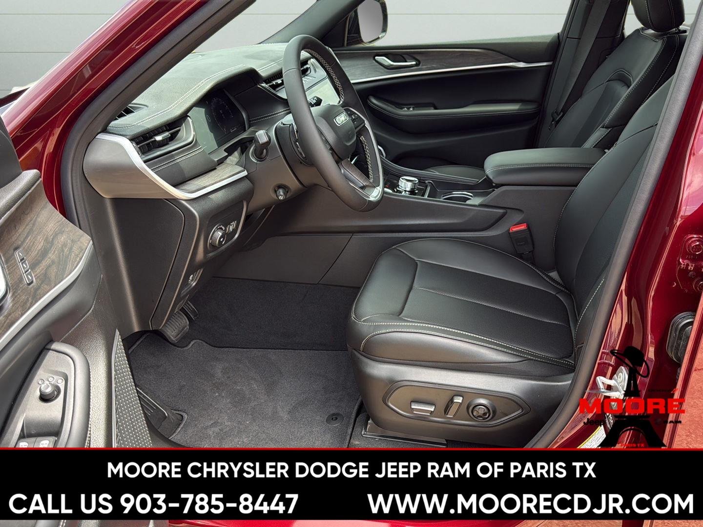 New 2026 Velvet Red Pearl-Coat Exterior Paint Jeep Limited image 10