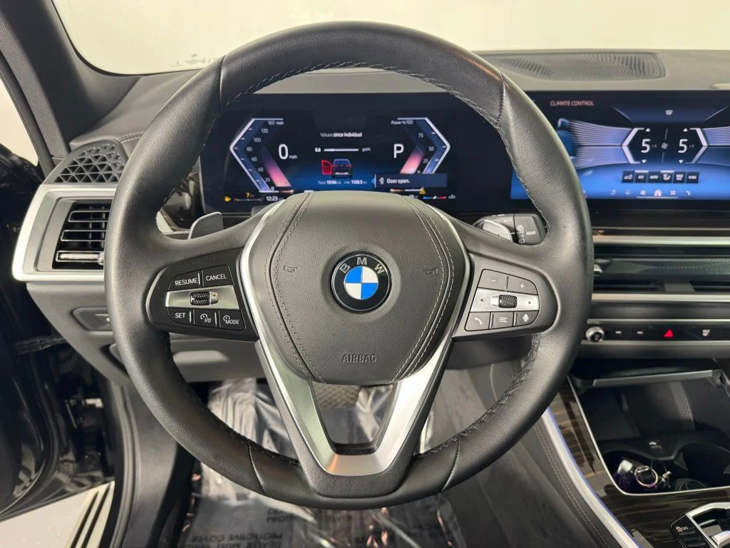 Used 2026 Black Sapphire Metallic BMW xDrive40i image 16
