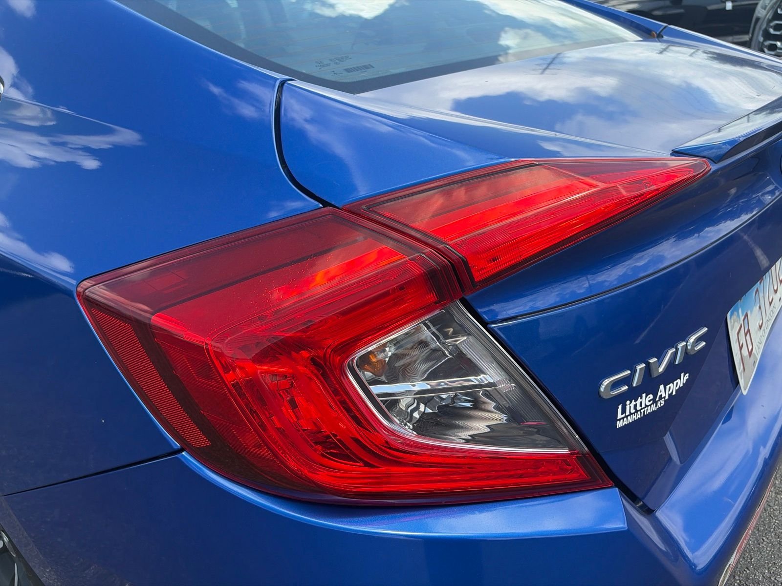 Used 2016 Blue Honda Touring image 16
