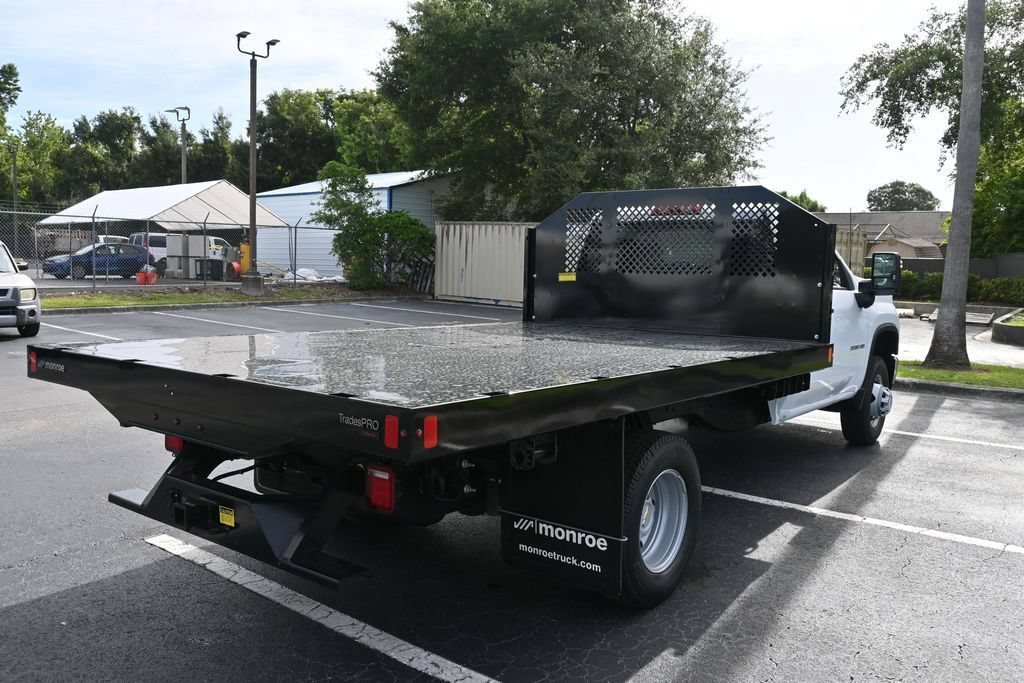 New 2026 Summit White Chevrolet Work Truck image 5