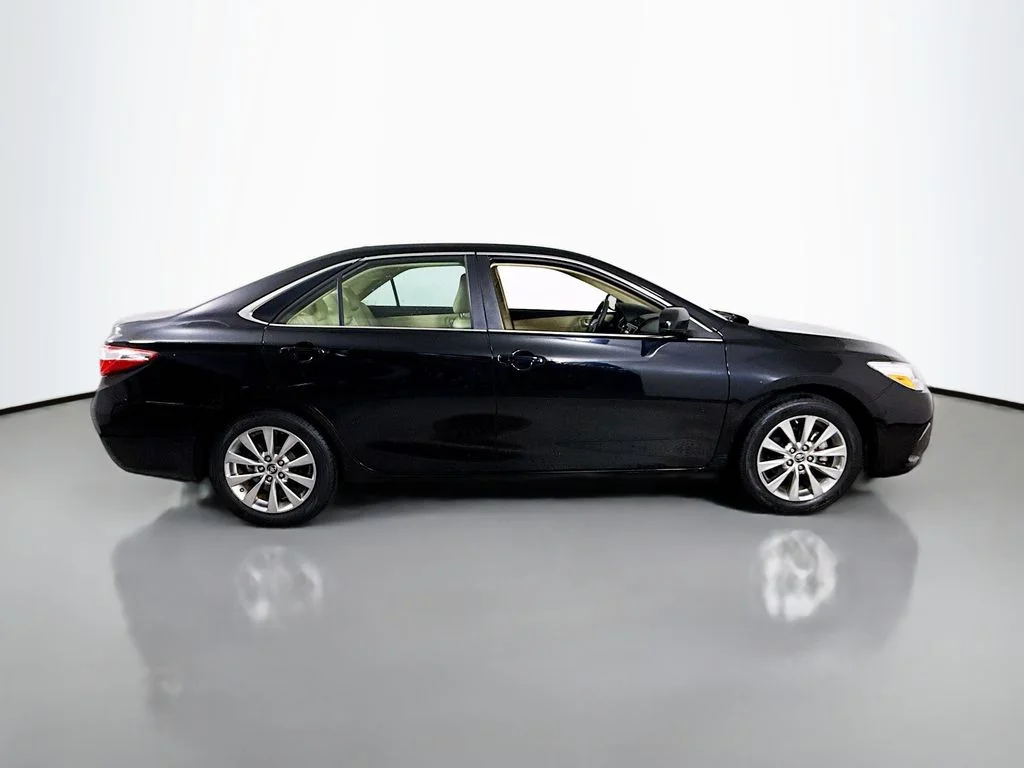 Used 2015 Black Toyota  image 8