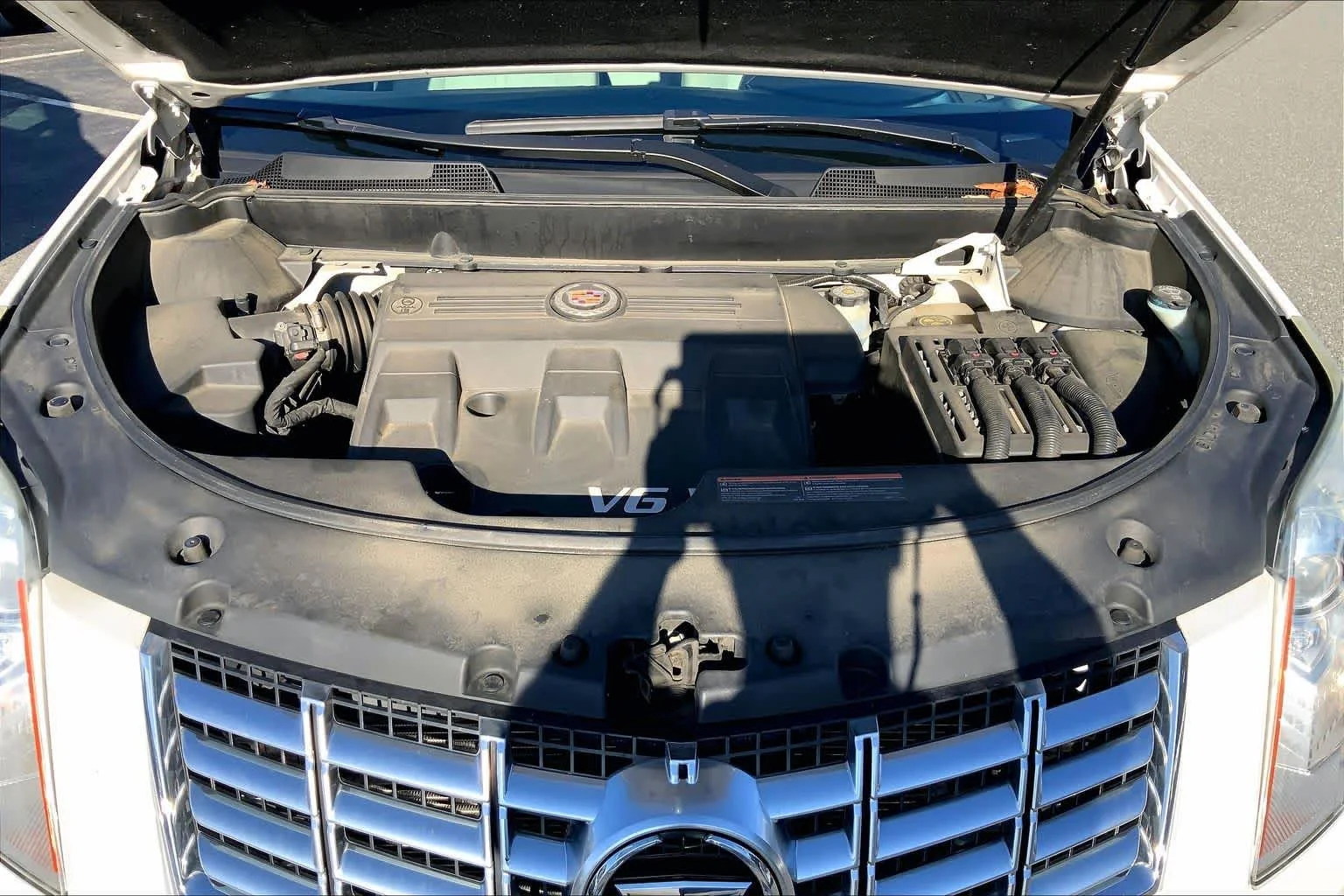 Used 2015 Platinum Ice Tricoat Cadillac Performance Collection image 32