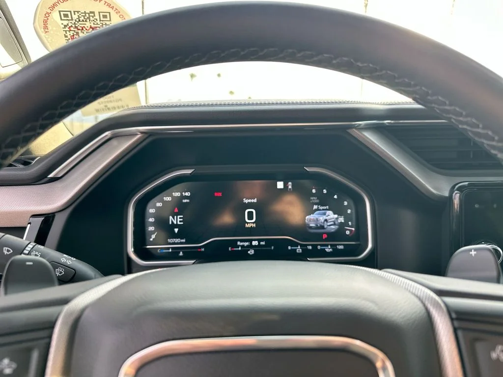 Used 2023 Silver GMC Denali image 5