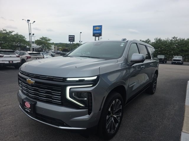 Used 2025 Gray Chevrolet High Country image 6