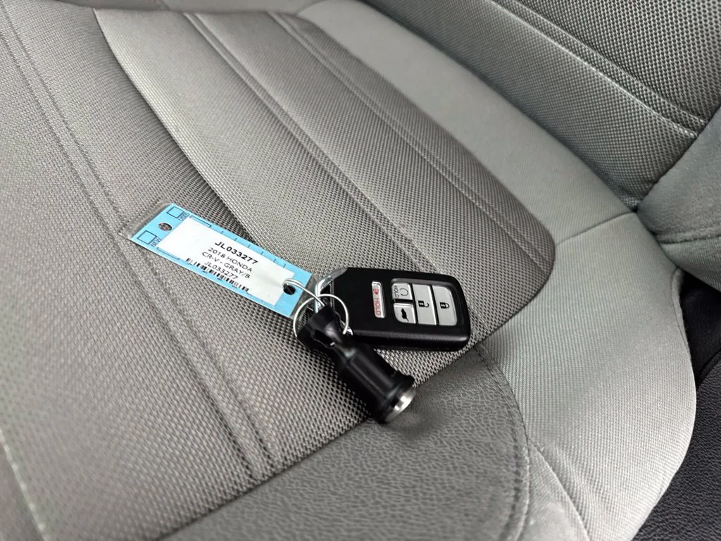 Used 2018  Honda EX image 32