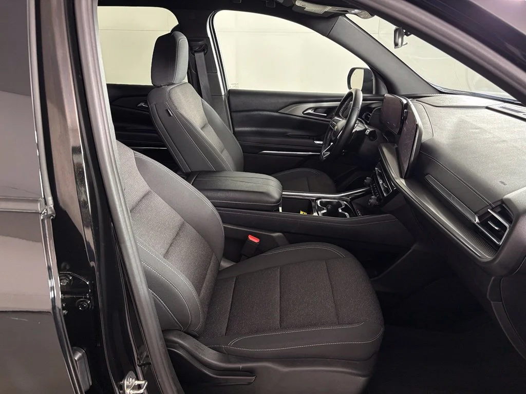 Used 2026 Black Chevrolet LT image 43