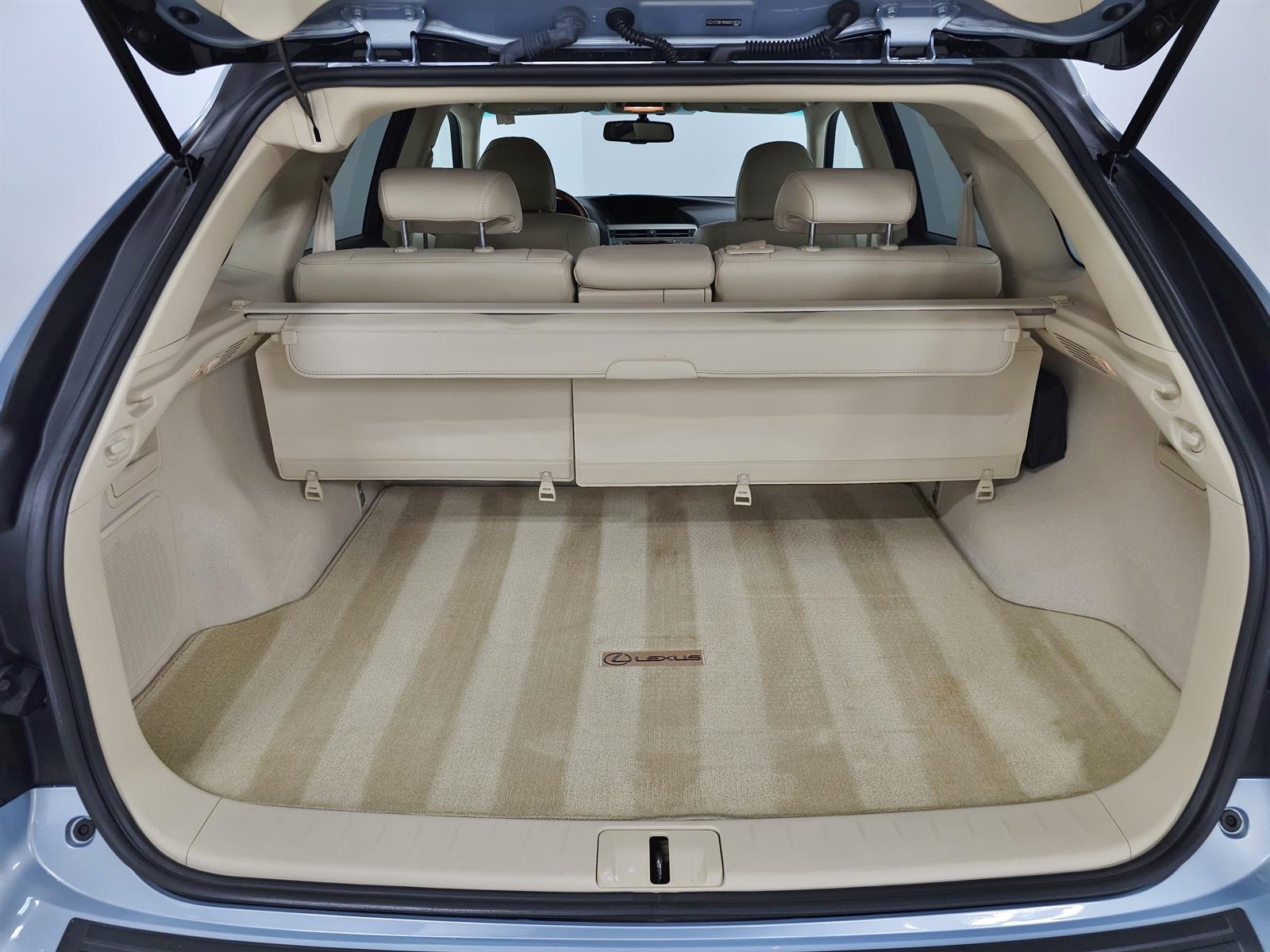 Used 2010 Blue Lexus  image 8