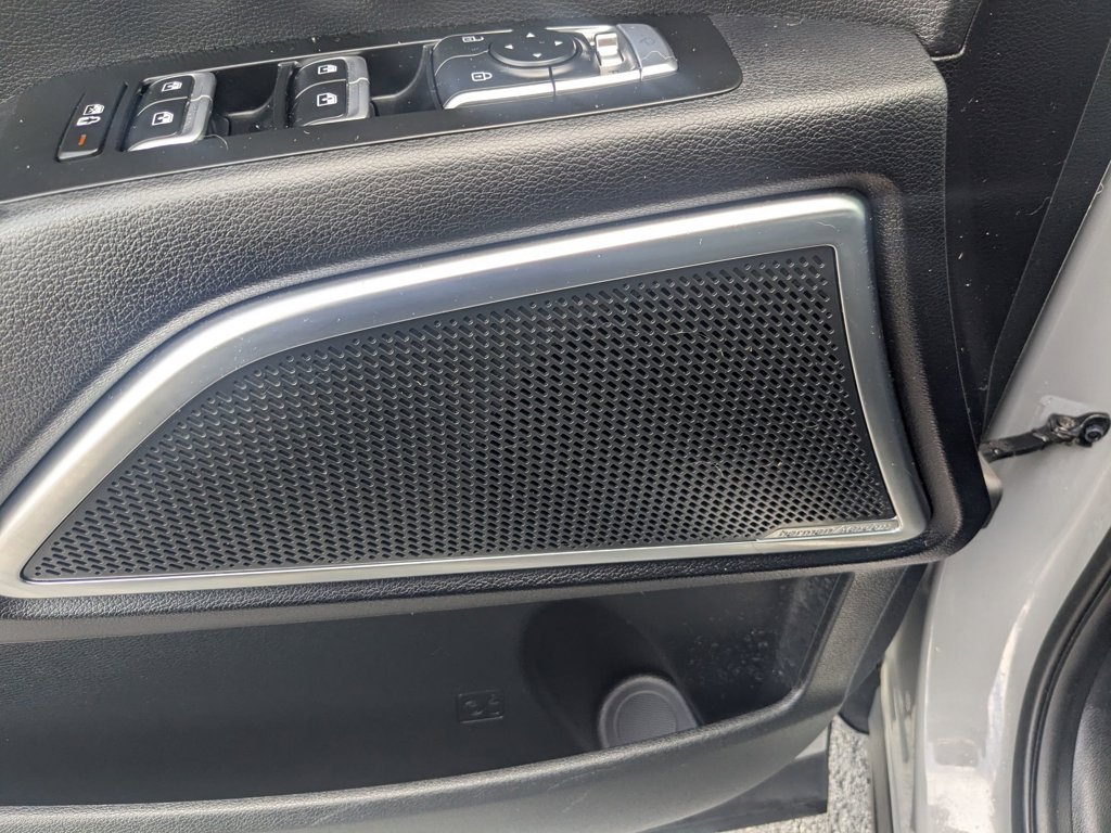Used 2021 Wolf Gray Kia SX image 13